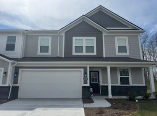 2835 Woods Edge Dr, Greenwood, IN 46143
