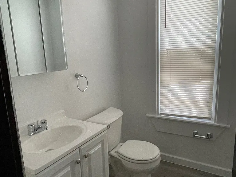 41 Clarendon St #2 — Photo 3