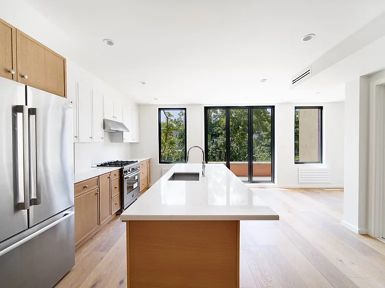364 Clermont Ave #2 — Photo 2