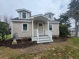 82 Raymond St, Fairhaven, MA