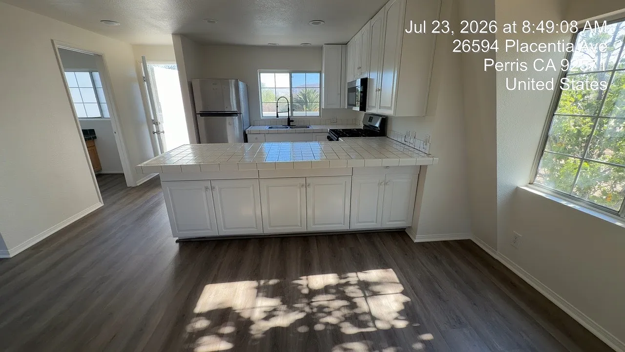1 bed, 950 sqft, $2,400 — Photo 1