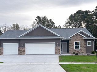3504 McCann Dr, Janesville, WI 53546