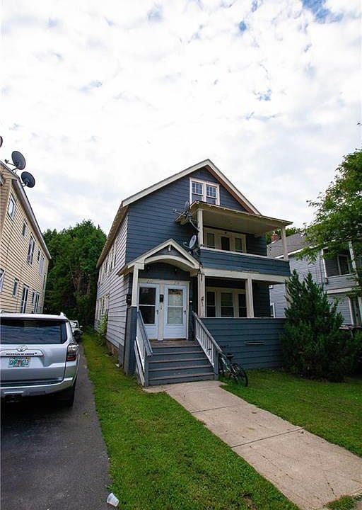 1st image of 214 Hubbell Ave #16