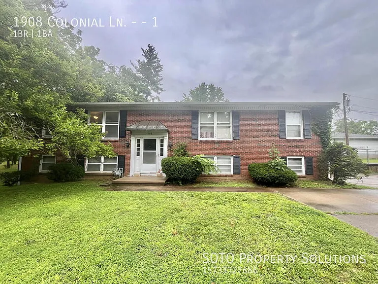 1908 Colonial Ln #1 — Photo 2