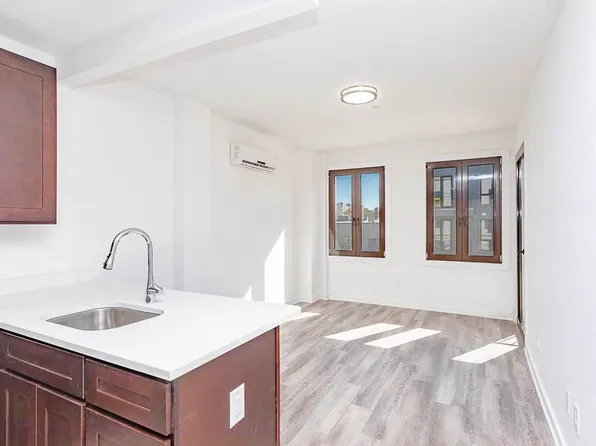 28 Lawton Street image 1 of 15