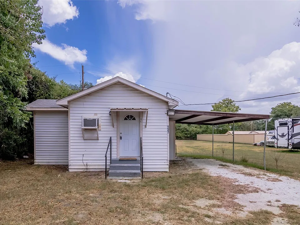 137 Lee Rd