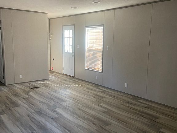 3rd image of 811 Walker Dr #59