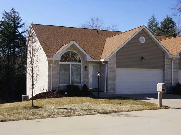 613 Crestview Ln, Lower Burrell, PA 15068