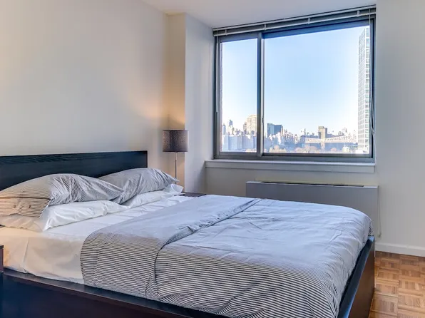 4-75 48th Avenue image 15 of 52