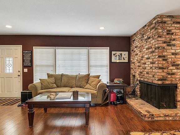 4th image of 34394 Fairview Dr