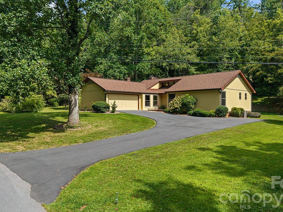1st image of 63 Pinecroft Rd