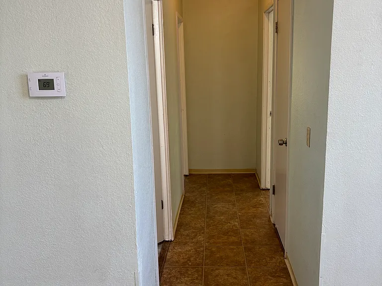 Taylor Ave — Photo 10
