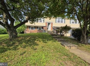1946 Birchwood Park Dr N, Cherry Hill, NJ 08003