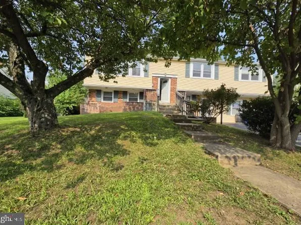 1946 Birchwood Park Dr N, Cherry Hill, NJ 08003