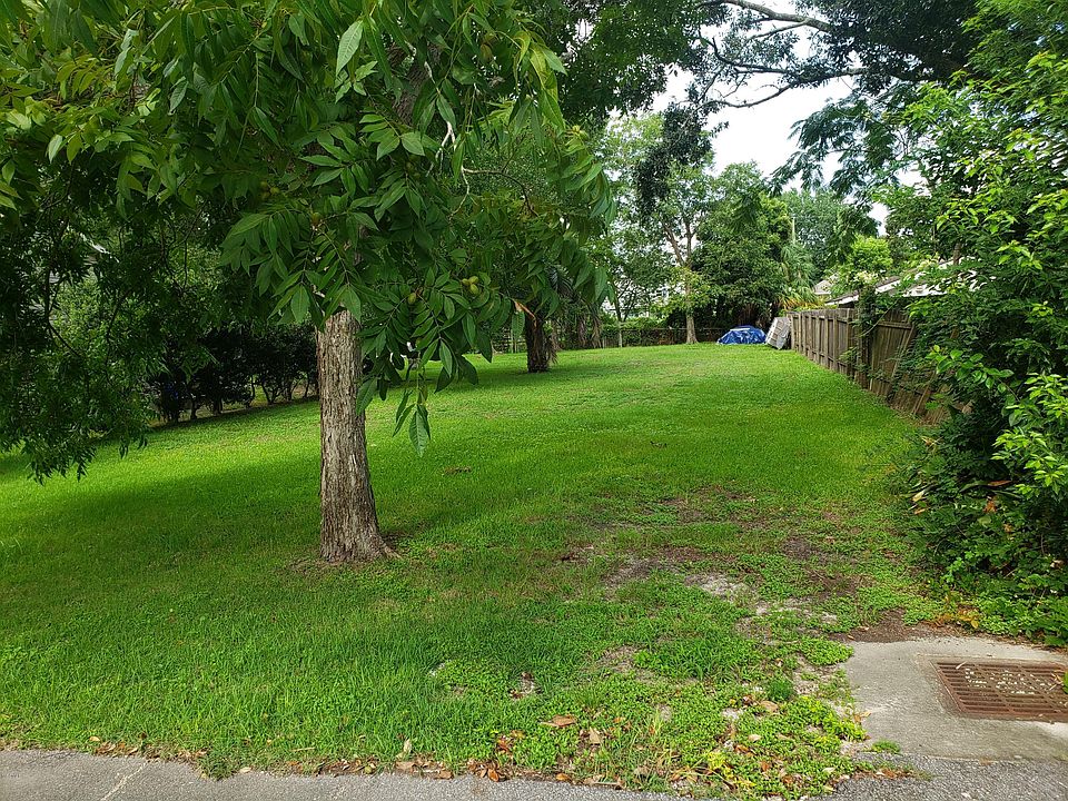 2nd image of 716 Ruth Ave