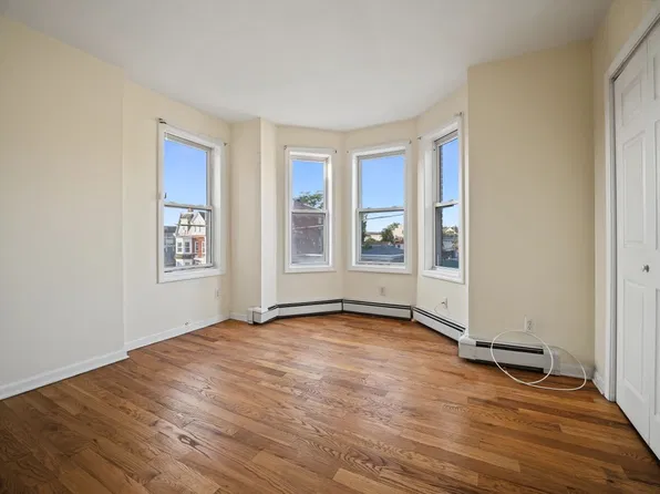 115 William St #B, Bridgeport, CT 06608
