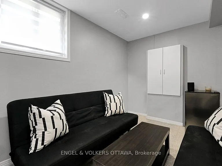 76 McDermot Ct #22 — Photo 26