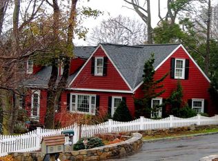 11 Livingston Ave, Valhalla, NY 10595