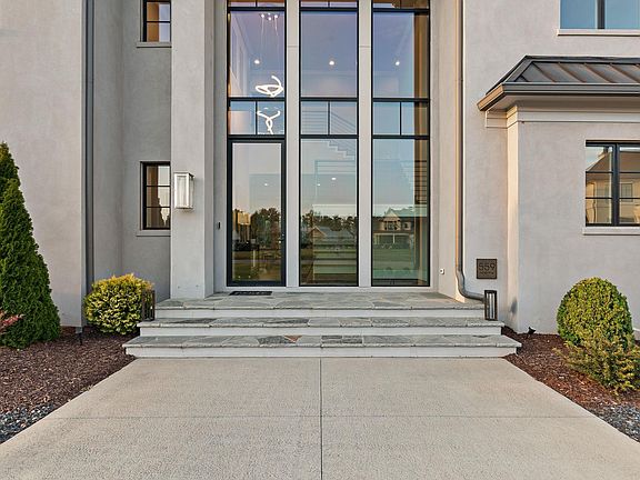 3rd image of 559 Adaliz Way