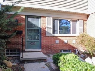 3389 Williamsburg Rd, Ann Arbor, MI 48108