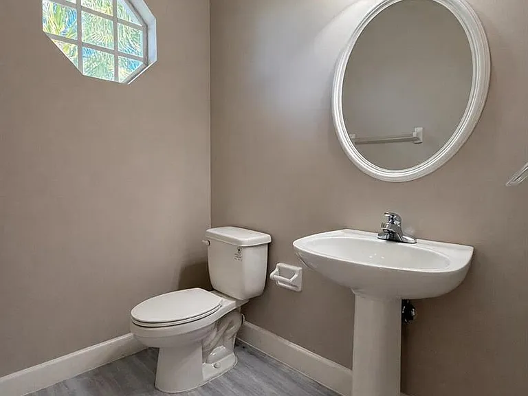 1168 Hatteras Cir — Photo 15