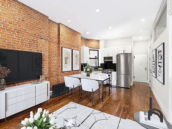 2nd image of 264 W 25th St APT 5R