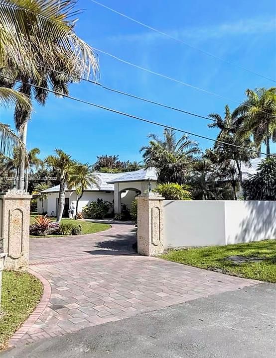 2nd image of 6420 SW 132nd St