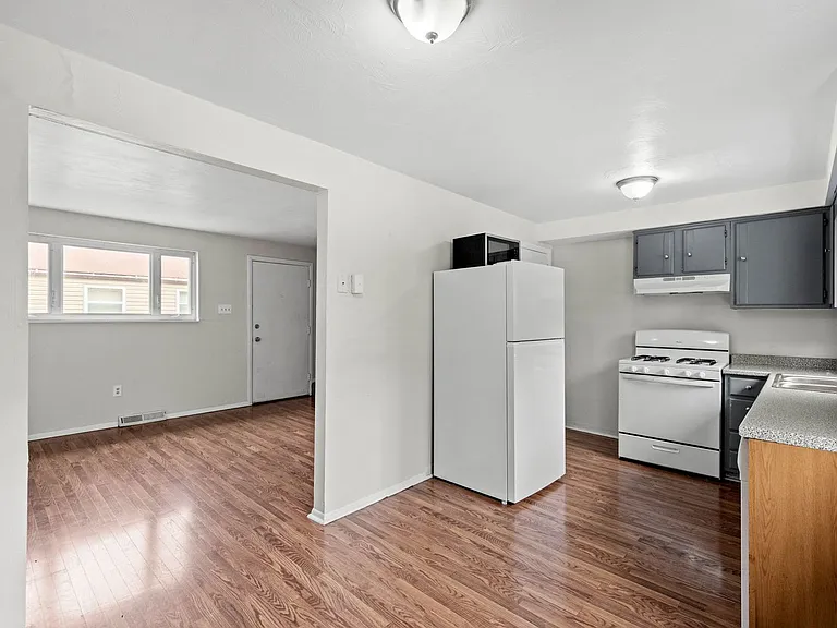 Baldwin Cathell Townhouses — Photo 77