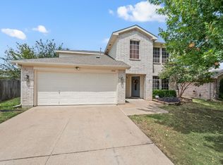 1056 Triple Crown Dr, Fort Worth, TX 76179