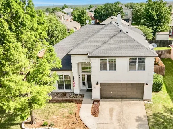 221 Millford Rd, Roanoke, TX 76262