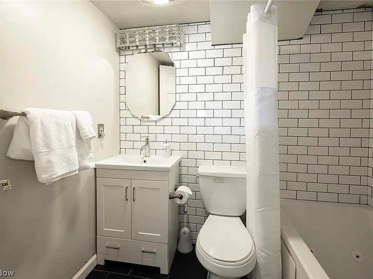 408 W Saint Clair Ave #607 — Photo 13