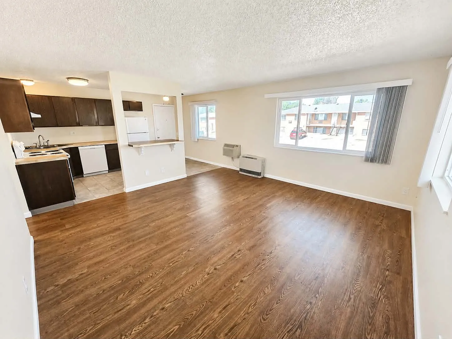 2 bed, $1,150 — Photo 3