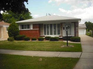 28600 Rockwood St, Saint Clair Shores, MI 48081
