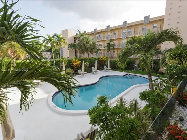 2145 Pierce St APT 218, Hollywood, FL 33020