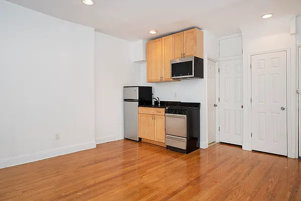 Rented by BH Brokerage Group | media 3