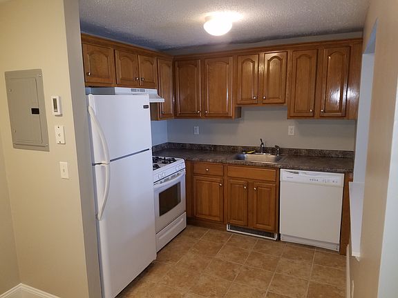 3rd image of 21 Anderson Ave #11280667