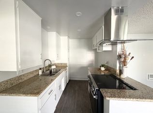 Villas, Lakewood, CA 90712