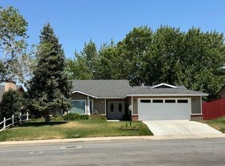 1272 El Rancho Dr, Tehachapi, CA 93561