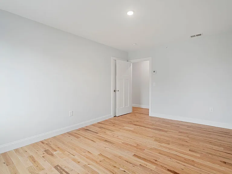 Paul's Place — Photo 12