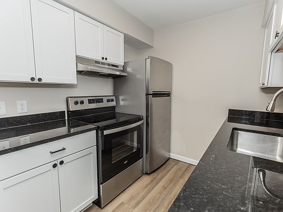 5th image of 111 N Wisconsin Ave