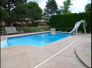 33693 Embassy St, Chesterfield, MI 48047