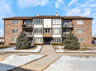 4940 Circle Ct APT 604, Crestwood, IL 60418
