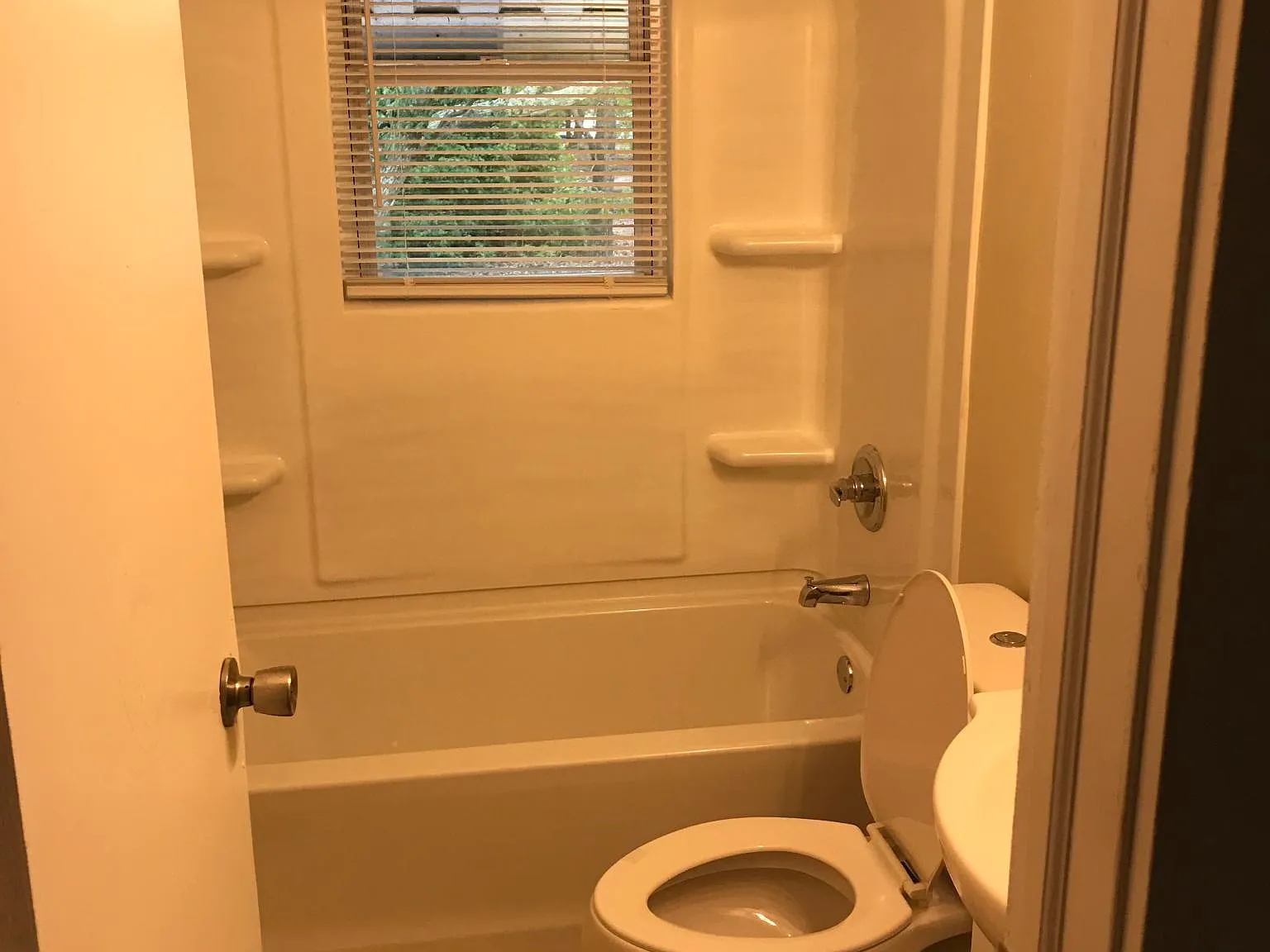 1542 McArthur Rd — Photo 3