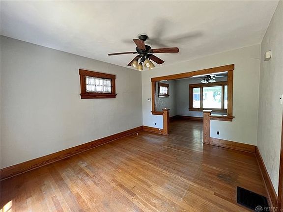 5th image of 35 S Delmar Ave