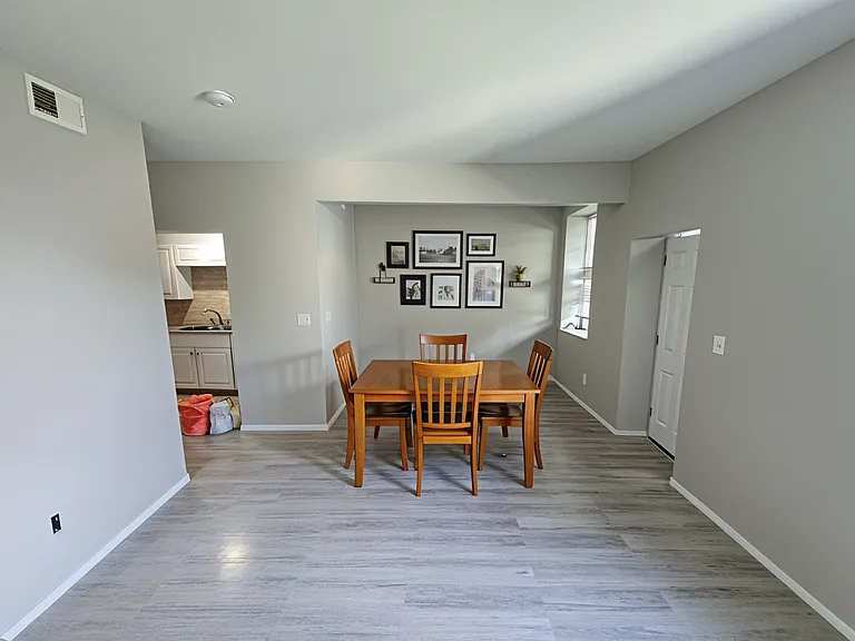 5300-5310 Maple Ave #5310-B — Photo 2