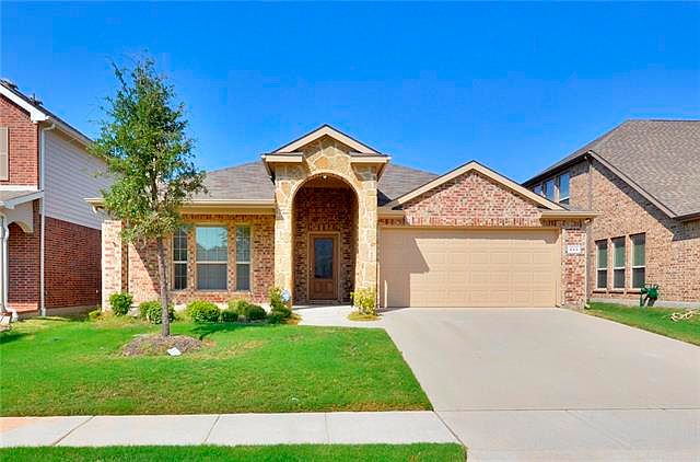 1st image of 823 Lake Grove Dr