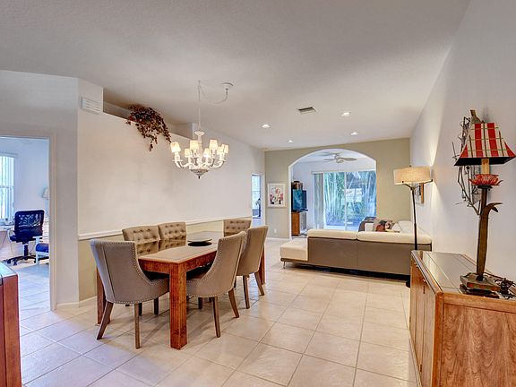 5th image of 9720 S Crescent View Drive S