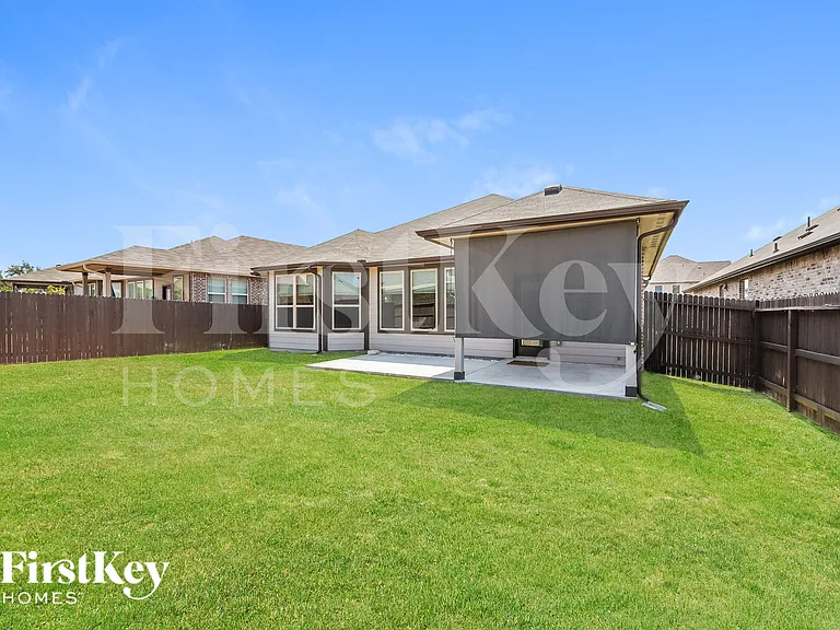 2207 Tiptop Ln — Photo 14