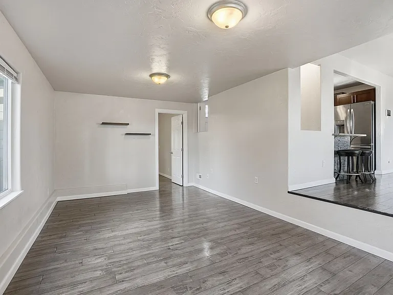 1328 W Gordon Ave — Photo 4