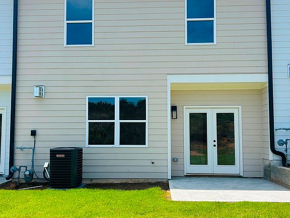 3rd image of 41 Crest Dr #7